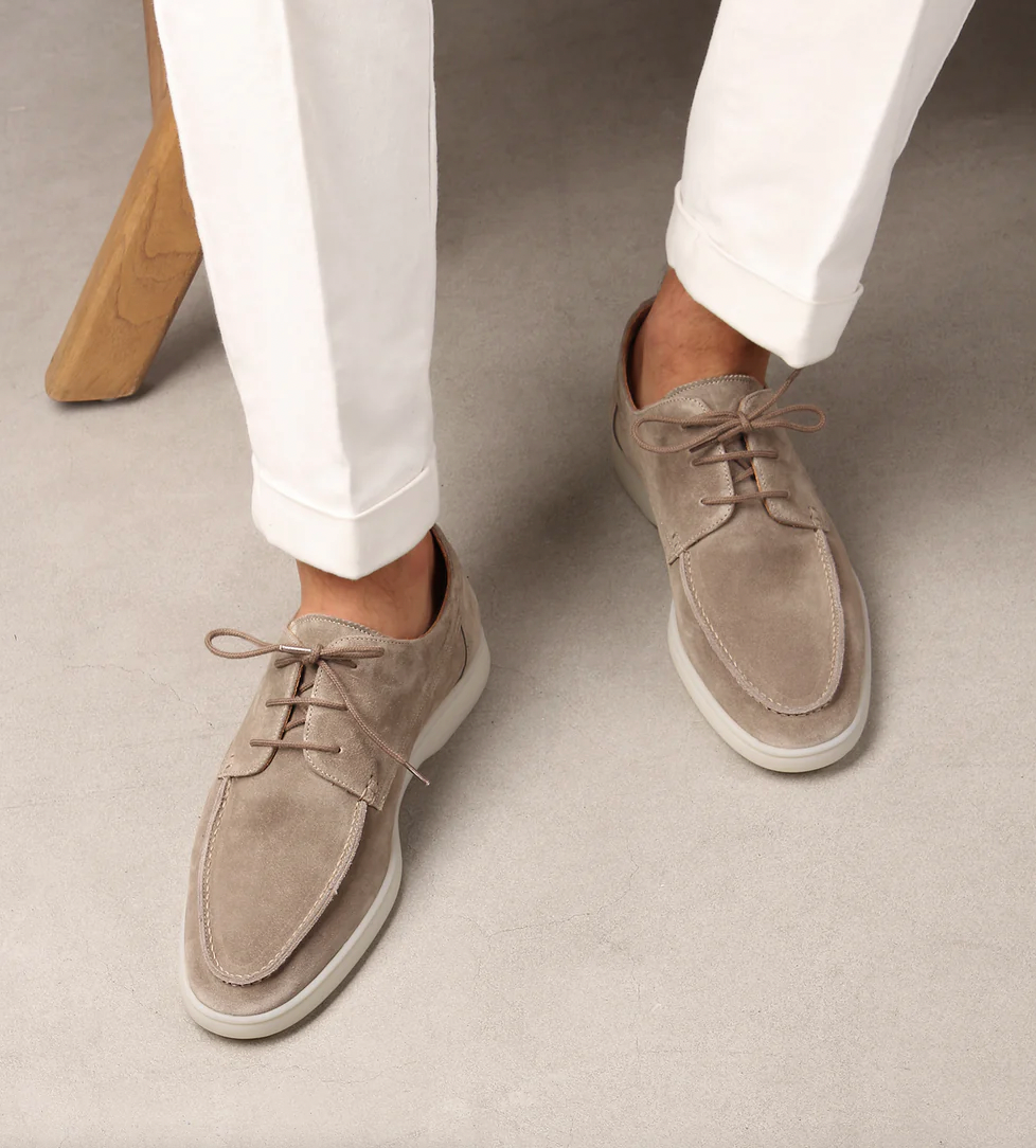 Men’s Loafers with Lace Closure and Contrast Sole
