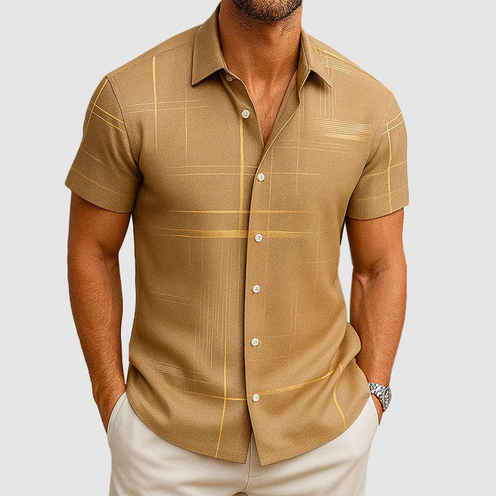 Men’s Short Sleeve Shirt with Pointed Collar and Button Closure