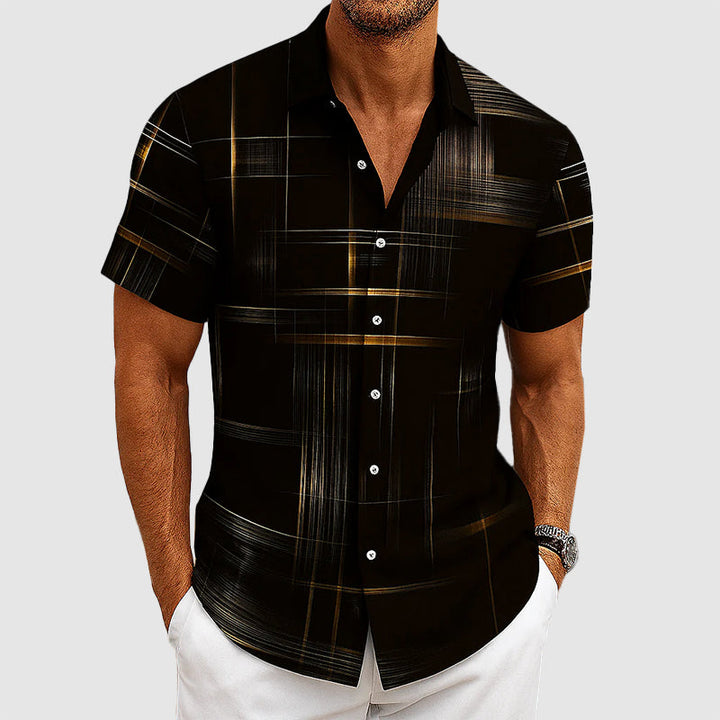 Men’s Short Sleeve Shirt with Pointed Collar and Button Closure