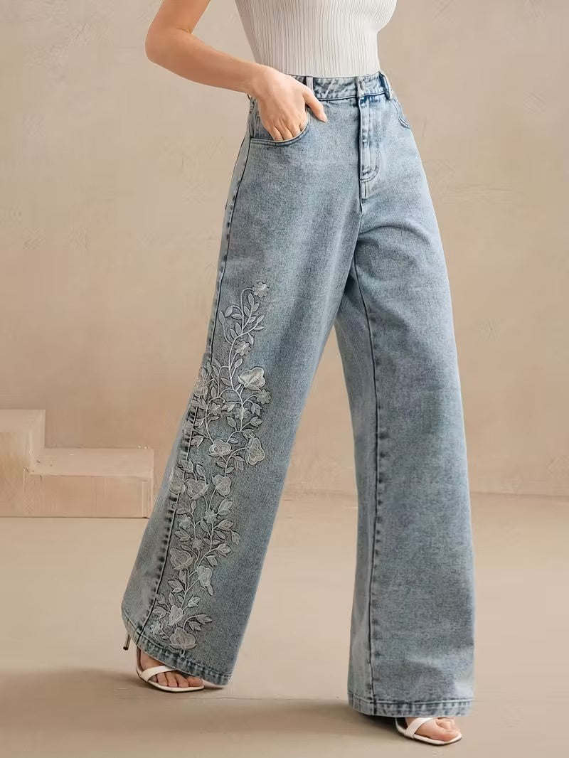 Women’s Pants with Floral Embroidery