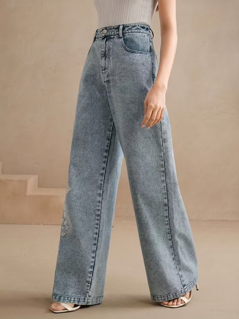 Women’s Pants with Floral Embroidery