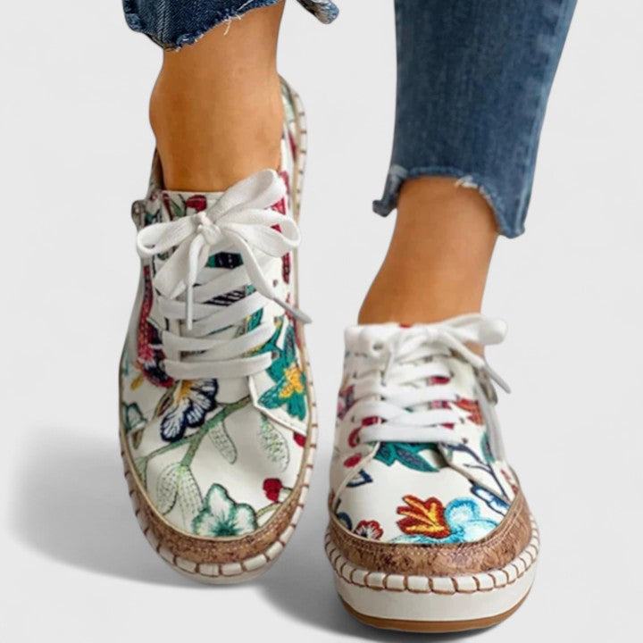 Women’s Shoes with Lace-Up Closure and Side Zipper