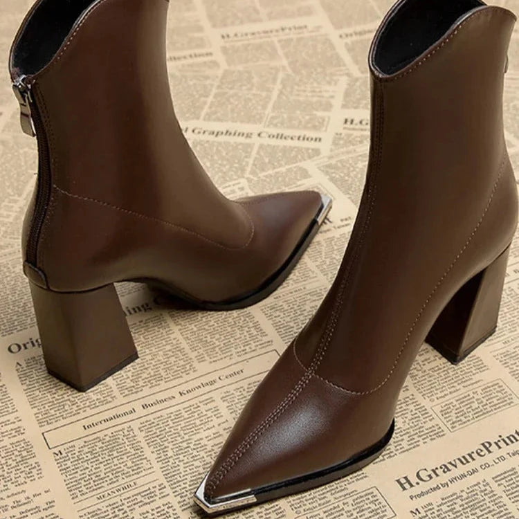 Women’s Boots with Block Heel and Pointed Toe