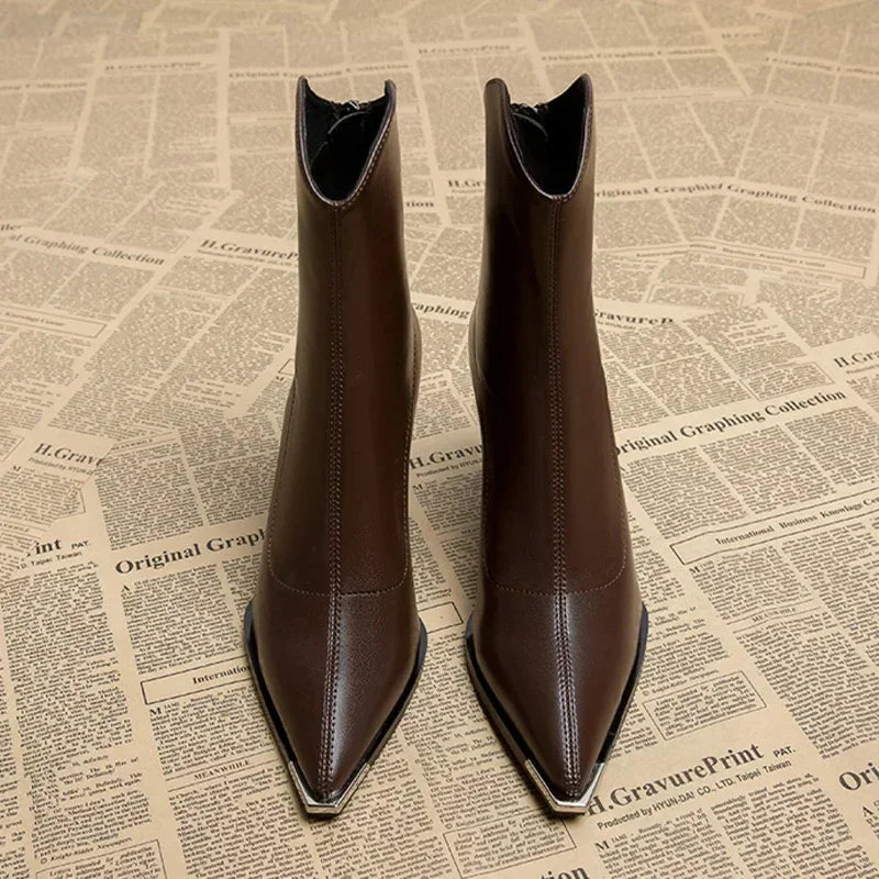Women’s Boots with Block Heel and Pointed Toe