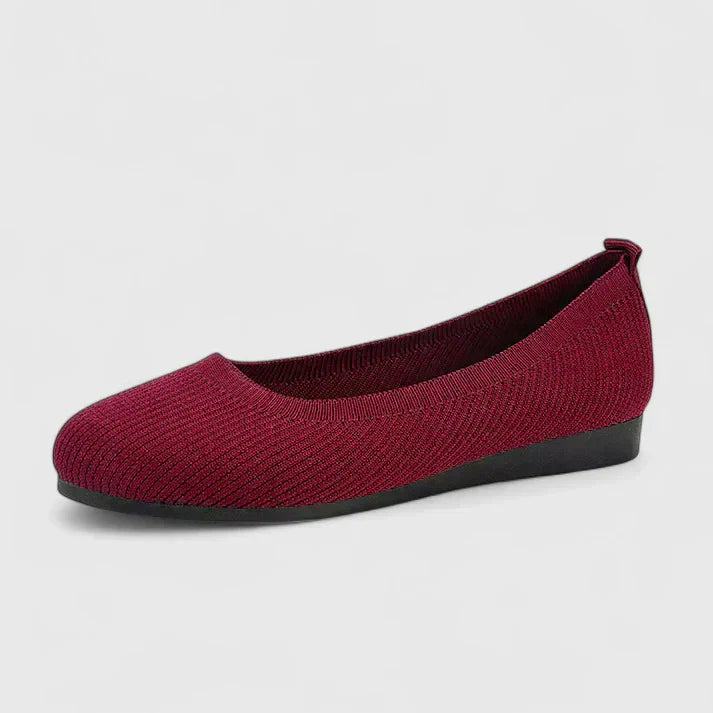 Women’s Flat Shoes with Slip-On Opening and Rounded Toe