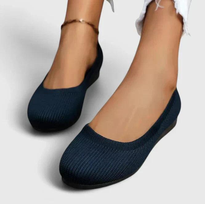 Women’s Flat Shoes with Slip-On Opening and Rounded Toe