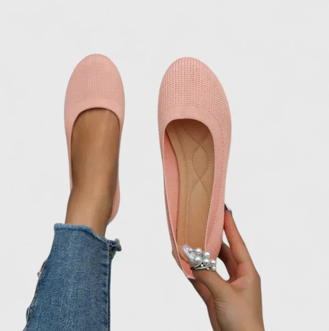 Women’s Flat Shoes with Slip-On Opening and Rounded Toe