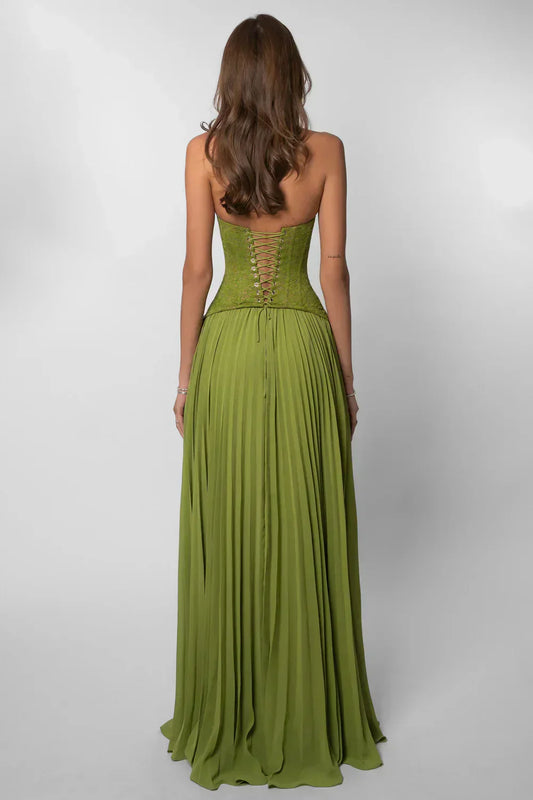 Women’s Maxi Dress with Halter Neckline and Pleated Skirt