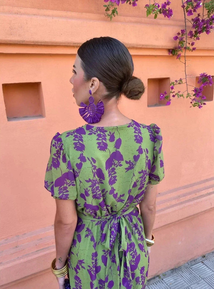 Women’s Midi Dress with V-Neckline and Short Sleeves