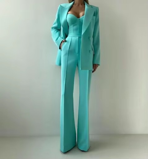 Women’s Three-Piece Set with Notched Lapels and Sweetheart Neckline